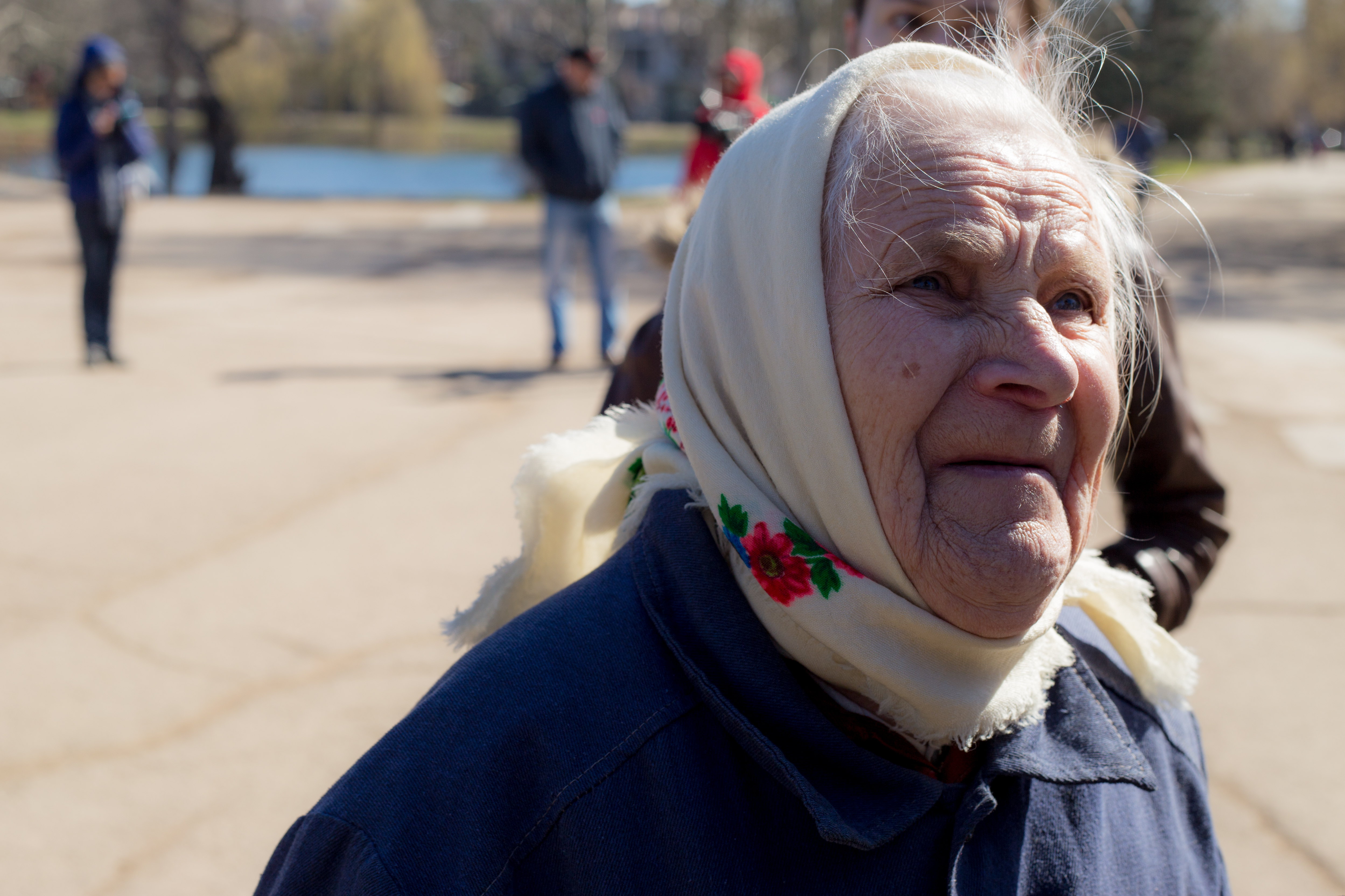 1. «— А, гэта ты, бабка! Ну, прысядзь, пагаворым трохі!»