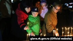 Акция в память жертв теракта в Санкт-Петербурге, Симферополь, 3 апреля 2017 год 